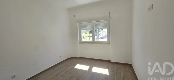 Apartamento T2 para Venda em Bombarral e Vale Covo