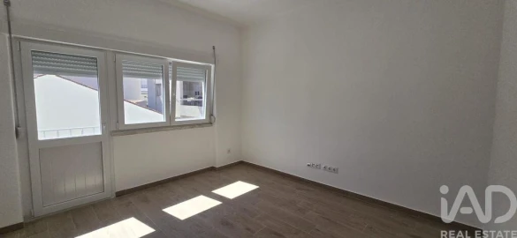 Apartamento T2 para Venda em Bombarral e Vale Covo