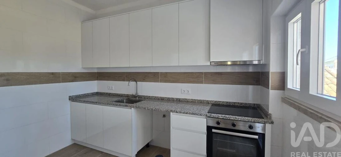 Apartamento T2 para Venda em Bombarral e Vale Covo Foto 5