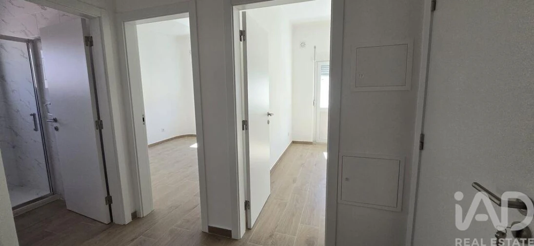 Apartamento T2 para Venda em Bombarral e Vale Covo Foto 16