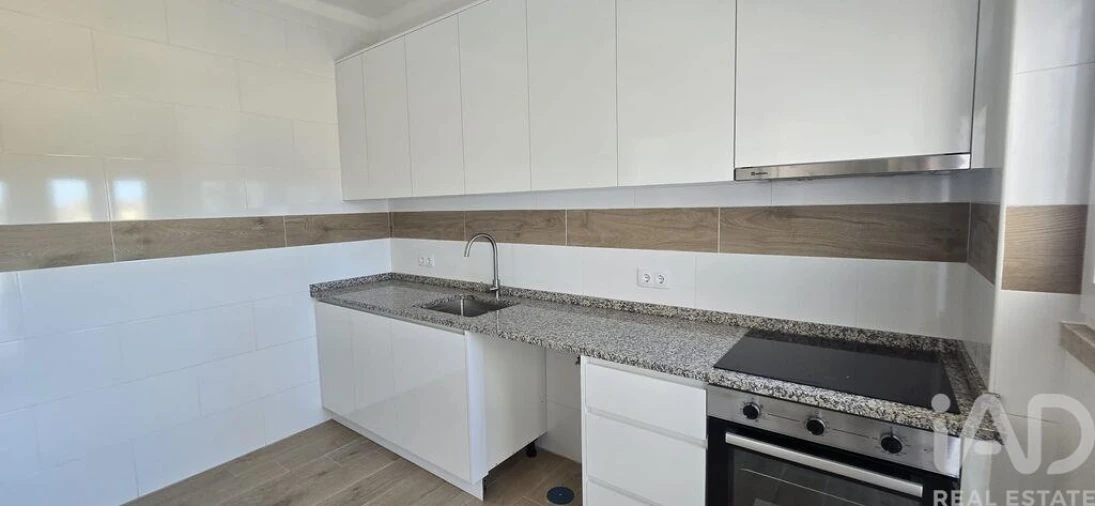 Apartamento T2 para Venda em Bombarral e Vale Covo Foto 18
