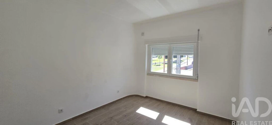 Apartamento T2 para Venda em Bombarral e Vale Covo Foto 7