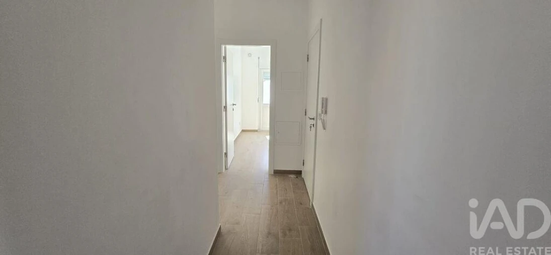 Apartamento T2 para Venda em Bombarral e Vale Covo Foto 17