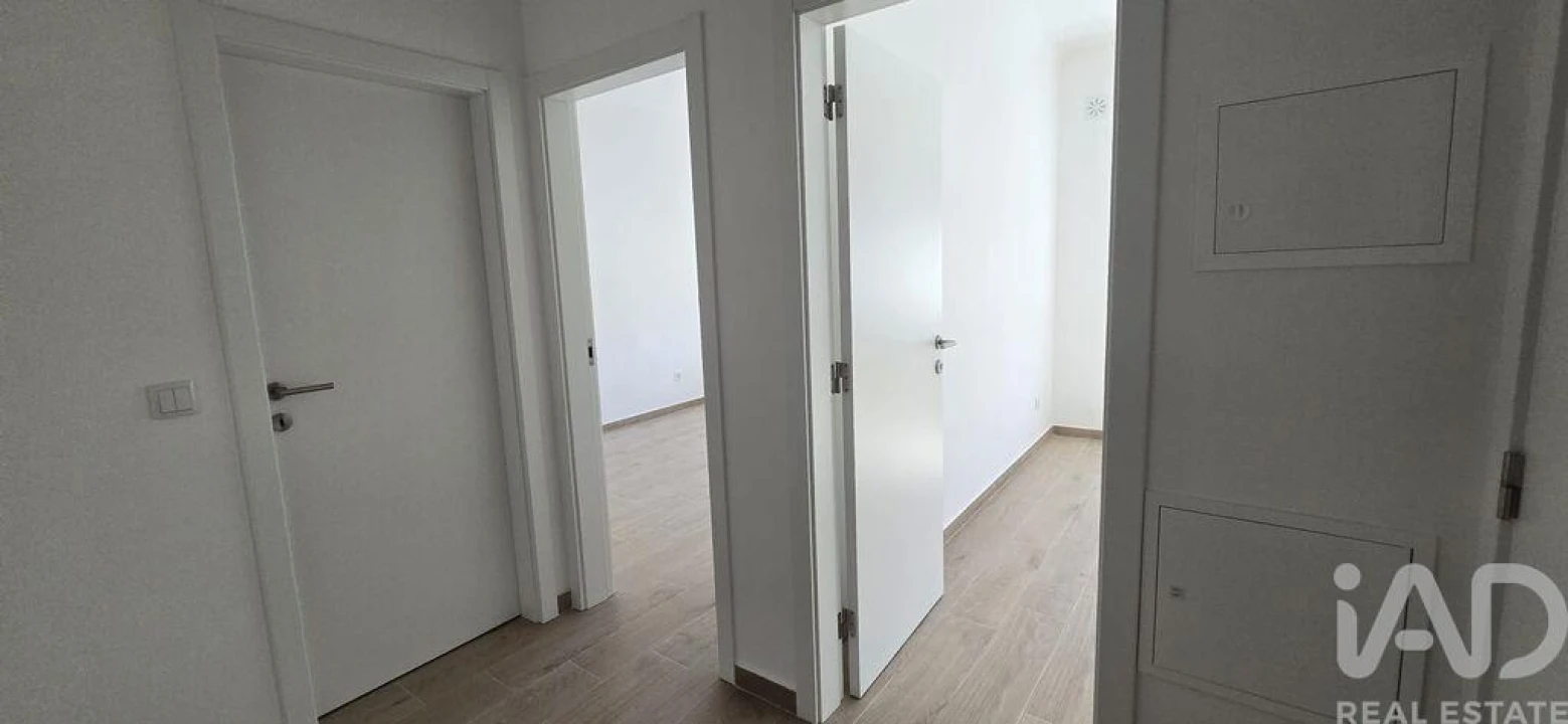 Apartamento T2 para Venda em Bombarral e Vale Covo Foto 10