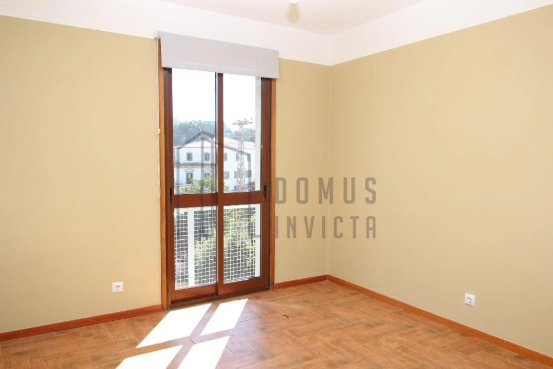 Apartamento T3 para Arrendamento em Lordelo do Ouro e Massarelos Foto 8