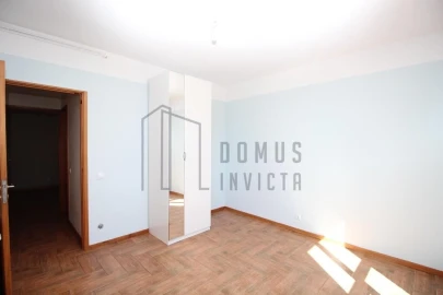 Apartamento T3 para Arrendamento em Lordelo do Ouro e Massarelos