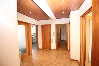 Apartamento T3 para Arrendamento em Lordelo do Ouro e Massarelos