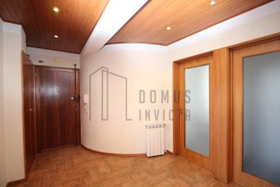Apartamento T3 para Arrendamento em Lordelo do Ouro e Massarelos