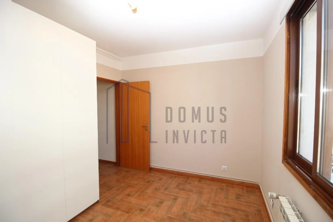 Apartamento T3 para Arrendamento em Lordelo do Ouro e Massarelos Foto 17