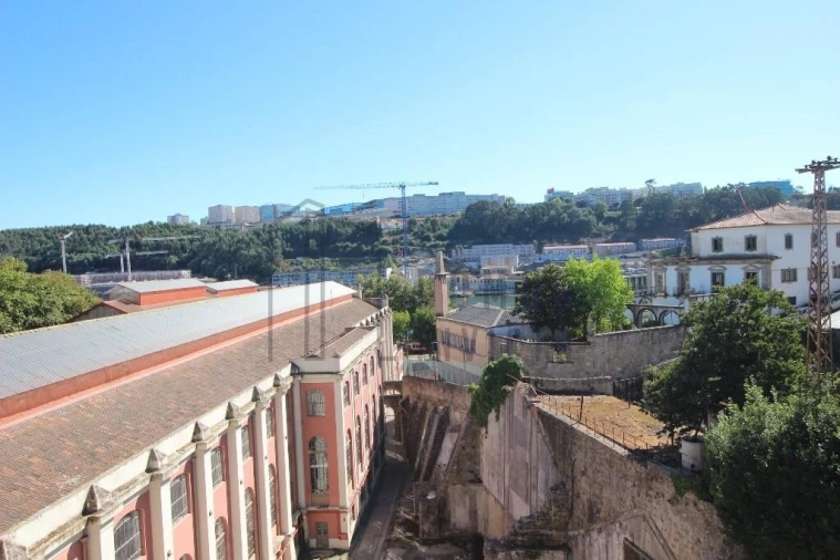 Apartamento T3 para Arrendamento em Lordelo do Ouro e Massarelos Foto 12