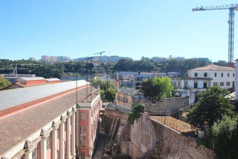 Apartamento T3 para Arrendamento em Lordelo do Ouro e Massarelos Foto 14