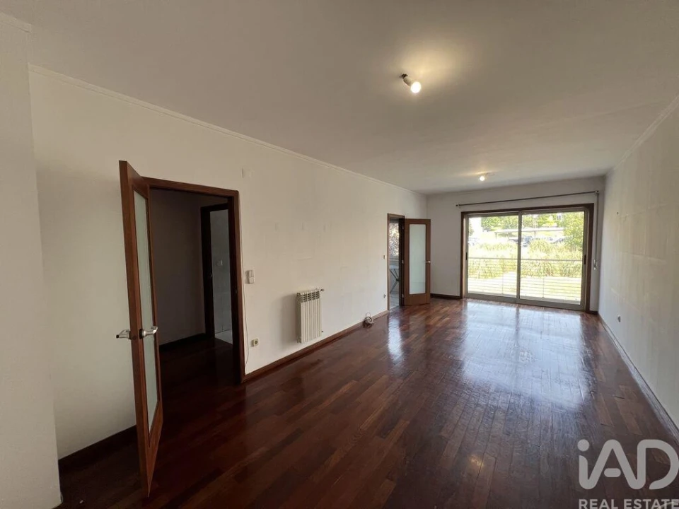 Apartamento T2 para Arrendamento em Paranhos Foto 14