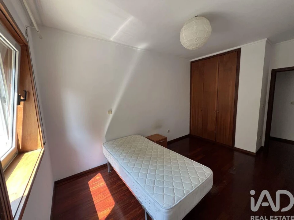 Apartamento T2 para Arrendamento em Paranhos Foto 18