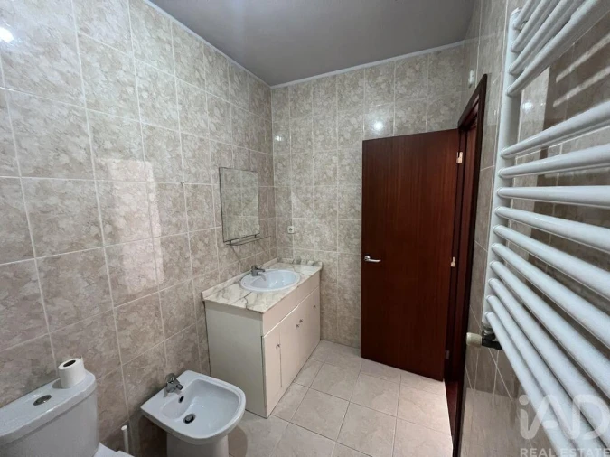 Apartamento T2 para Arrendamento em Paranhos Foto 23