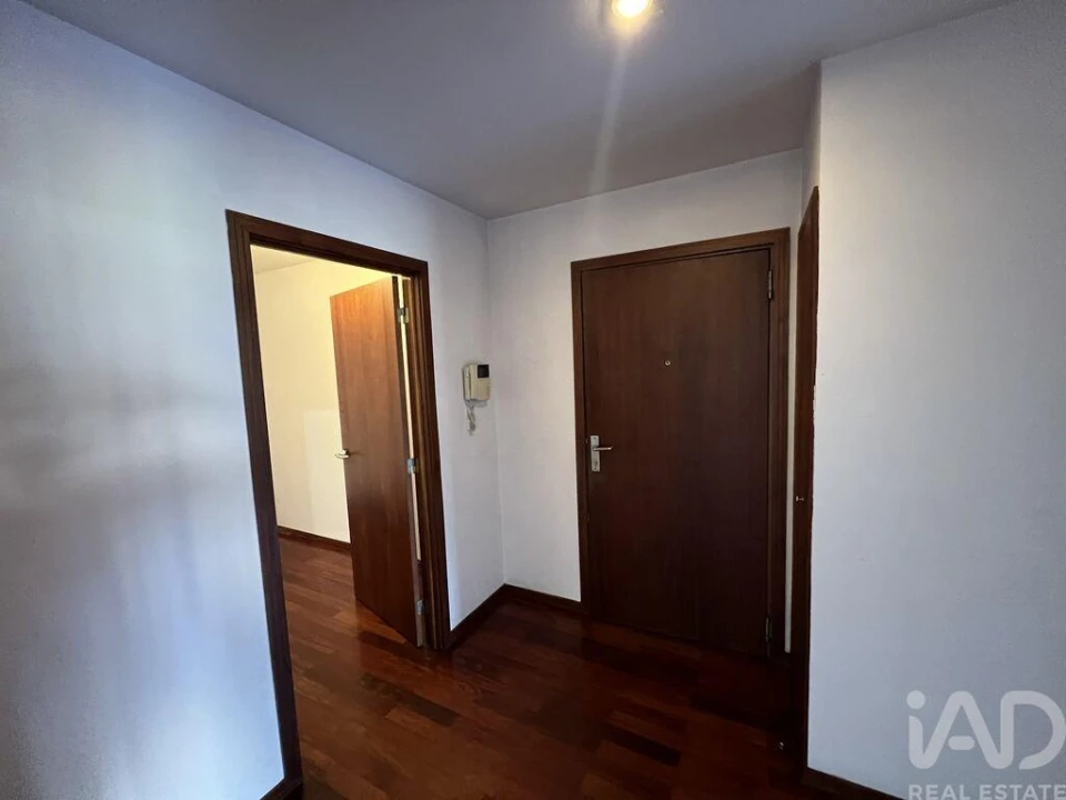 Apartamento T2 para Arrendamento em Paranhos Foto 7