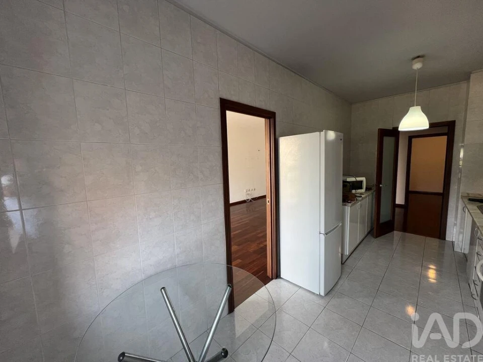 Apartamento T2 para Arrendamento em Paranhos Foto 10