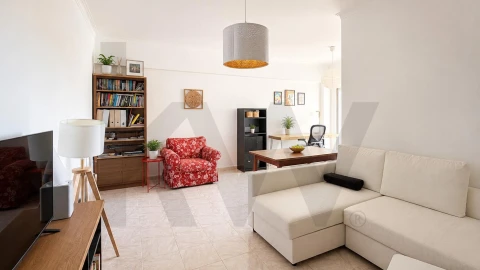 Apartamento T2 para Arrendamento em Oeiras e São Julião da Barra, Paço de Arcos e Caxias