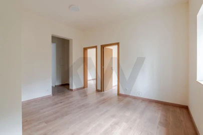 Moradia T2 para Venda em Paranhos