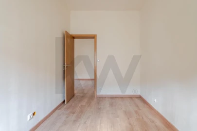 Moradia T2 para Venda em Paranhos