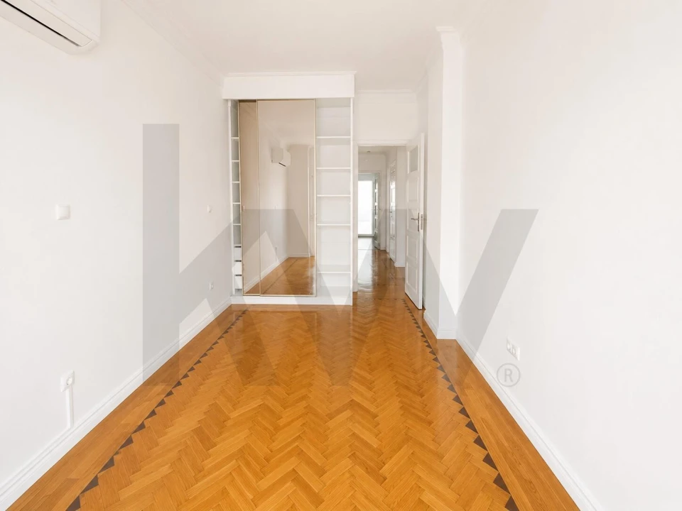 Apartamento T2 para Arrendamento em Alvalade Foto 19
