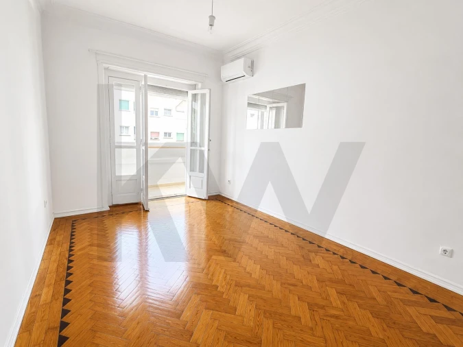 Apartamento T2 para Arrendamento em Alvalade Foto 17