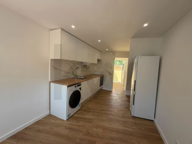 Apartamento T1 para Arrendamento em Marvila Foto 4