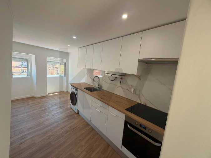 Apartamento T1 para Arrendamento em Marvila Foto 3