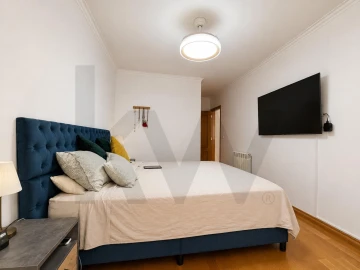 Apartamento T3 para Venda em Carnaxide e Queijas