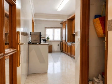 Apartamento T3 para Venda em Carnaxide e Queijas