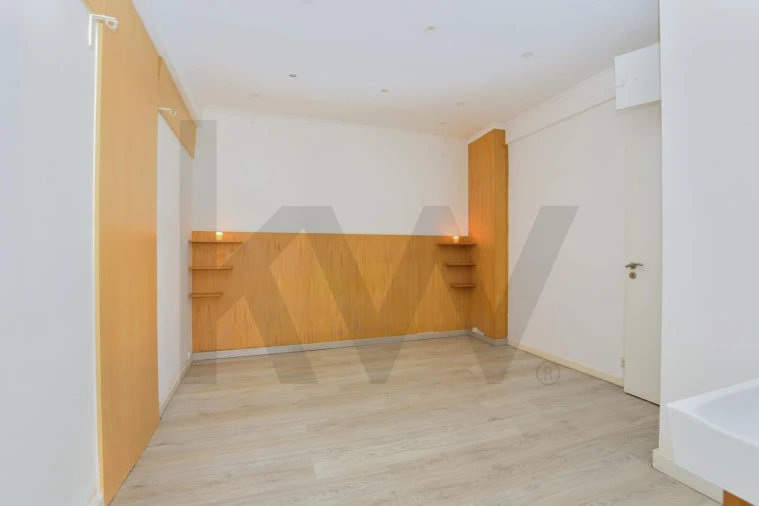 Apartamento T3 para Venda em Santo António Foto 15