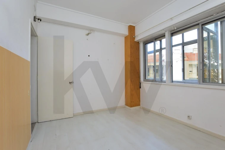 Apartamento T3 para Venda em Santo António Foto 13