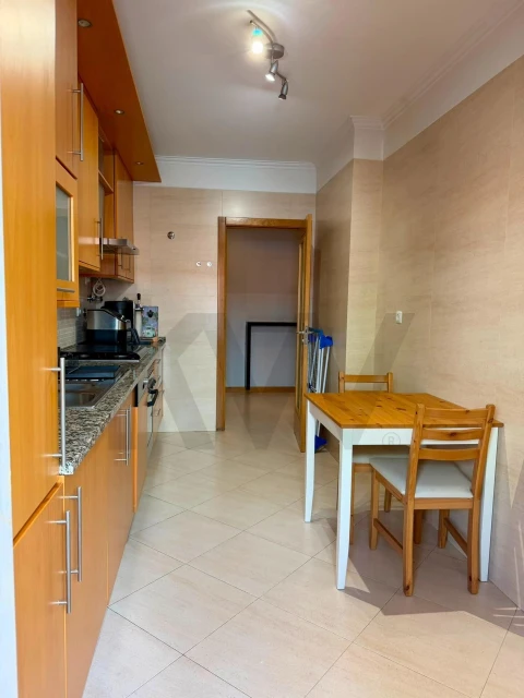 Apartamento T1 para Arrendamento em Camarate, Unhos e Apelação