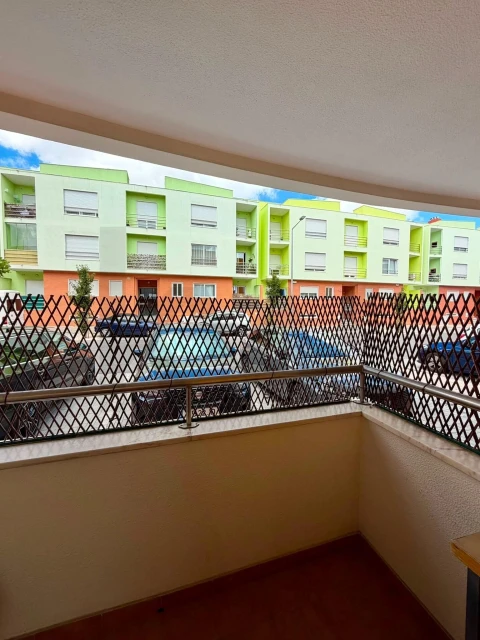 Apartamento T1 para Arrendamento em Camarate, Unhos e Apelação