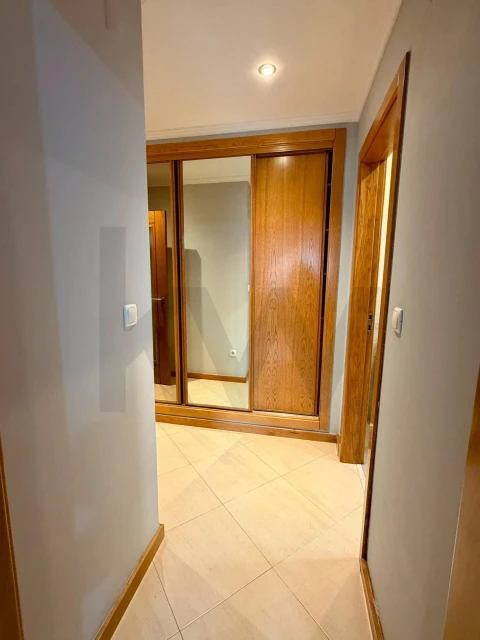 Apartamento T1 para Arrendamento em Camarate, Unhos e Apelação