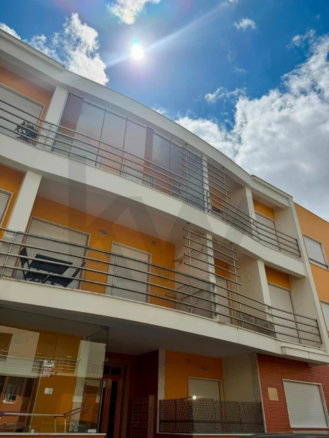 Apartamento T1 para Arrendamento em Camarate, Unhos e Apelação