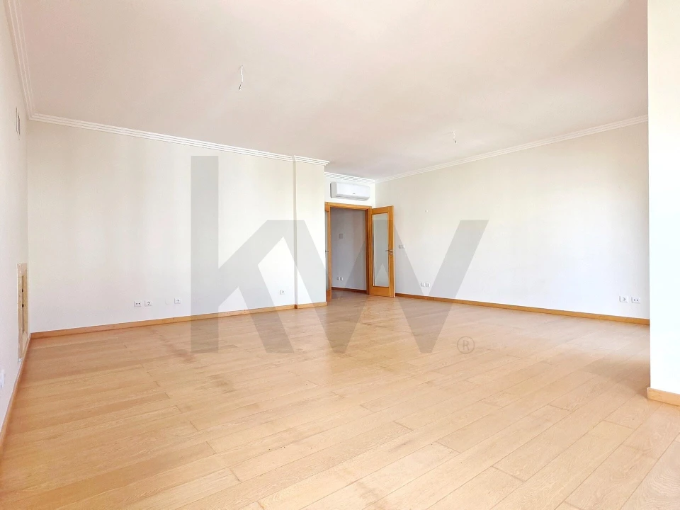 Apartamento T3 para Arrendamento em Oeiras e São Julião da Barra, Paço de Arcos e Caxias Foto 9