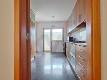 Apartamento T3 para Arrendamento em Oeiras e São Julião da Barra, Paço de Arcos e Caxias