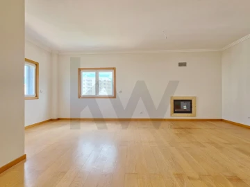 Apartamento T3 para Arrendamento em Oeiras e São Julião da Barra, Paço de Arcos e Caxias