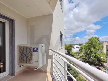 Apartamento T3 para Arrendamento em Oeiras e São Julião da Barra, Paço de Arcos e Caxias
