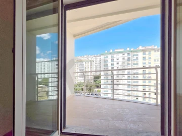 Apartamento T3 para Arrendamento em Oeiras e São Julião da Barra, Paço de Arcos e Caxias