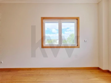 Apartamento T3 para Arrendamento em Oeiras e São Julião da Barra, Paço de Arcos e Caxias