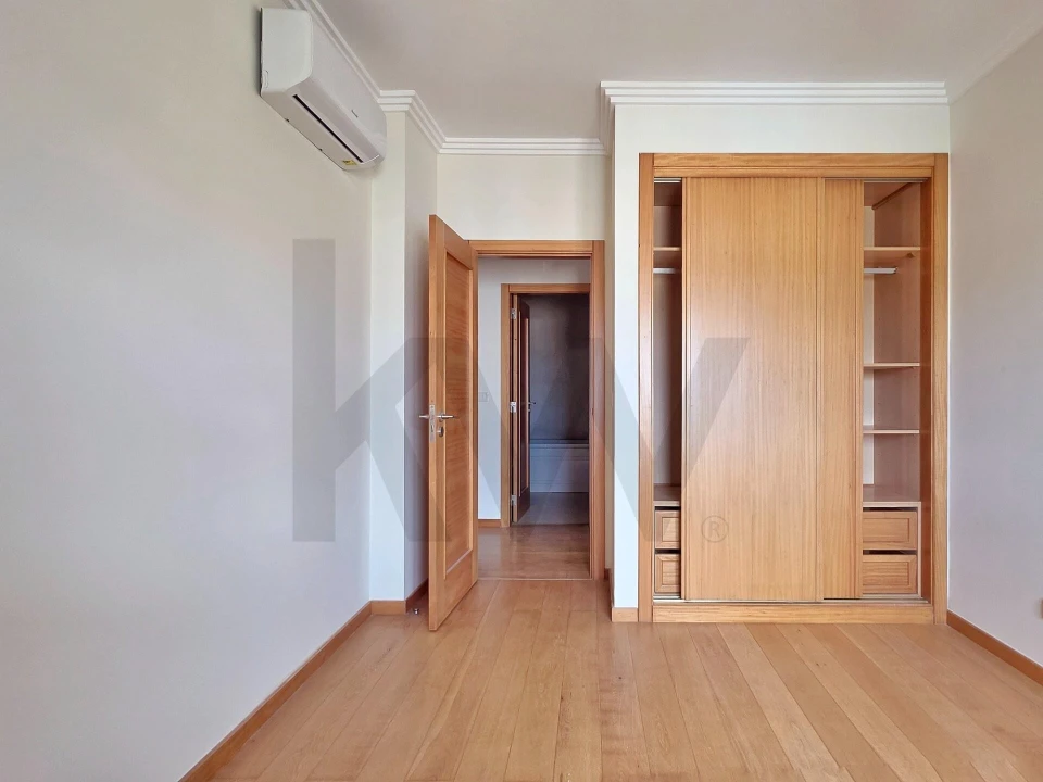 Apartamento T3 para Arrendamento em Oeiras e São Julião da Barra, Paço de Arcos e Caxias Foto 17