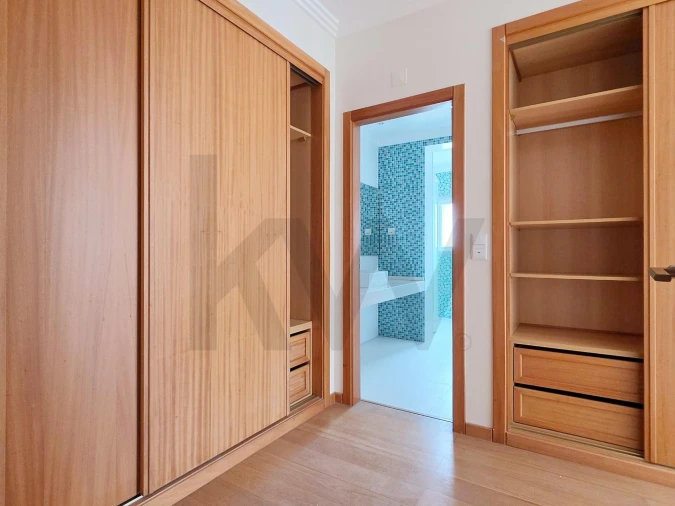 Apartamento T3 para Arrendamento em Oeiras e São Julião da Barra, Paço de Arcos e Caxias Foto 25