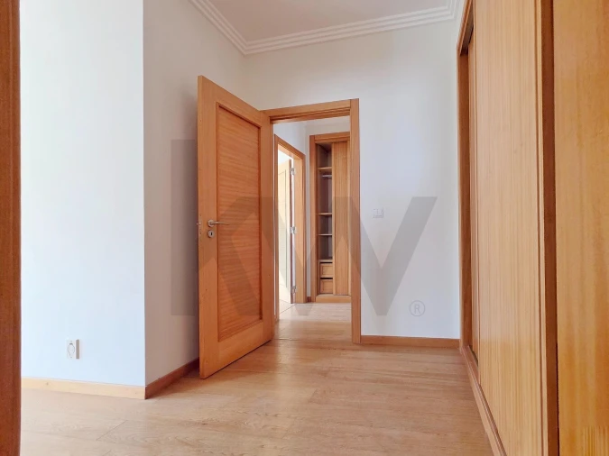 Apartamento T3 para Arrendamento em Oeiras e São Julião da Barra, Paço de Arcos e Caxias Foto 31