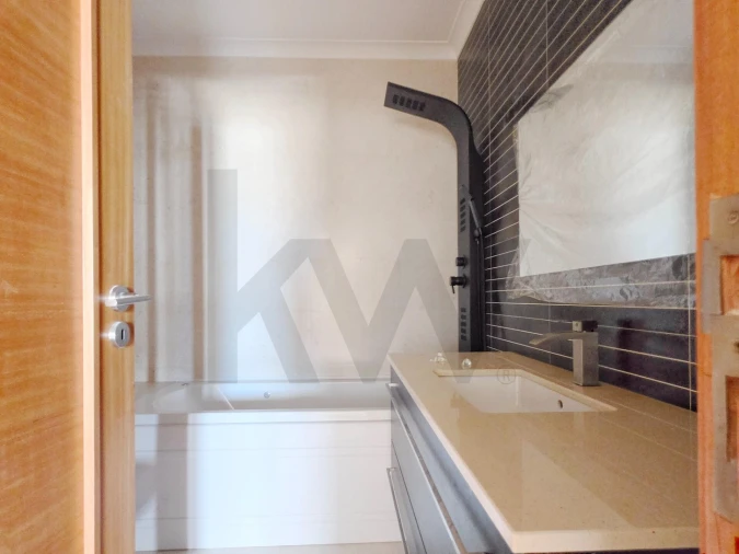 Apartamento T3 para Arrendamento em Oeiras e São Julião da Barra, Paço de Arcos e Caxias Foto 15
