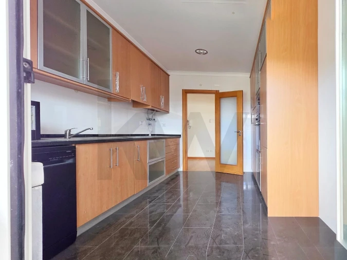 Apartamento T3 para Arrendamento em Oeiras e São Julião da Barra, Paço de Arcos e Caxias Foto 4