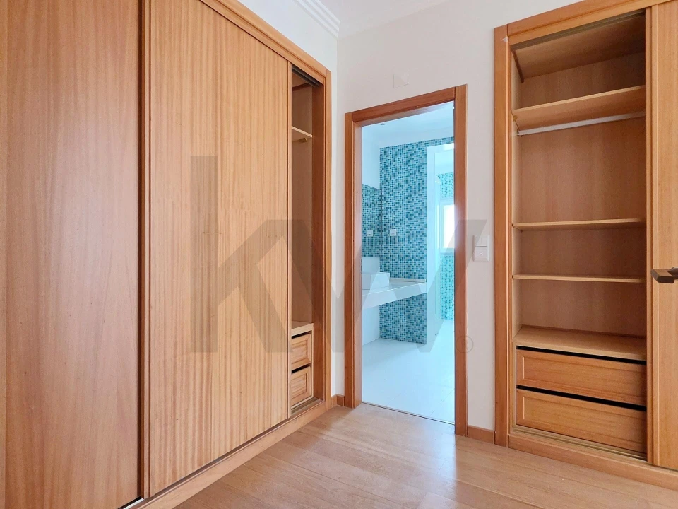 Apartamento T3 para Arrendamento em Oeiras e São Julião da Barra, Paço de Arcos e Caxias Foto 25
