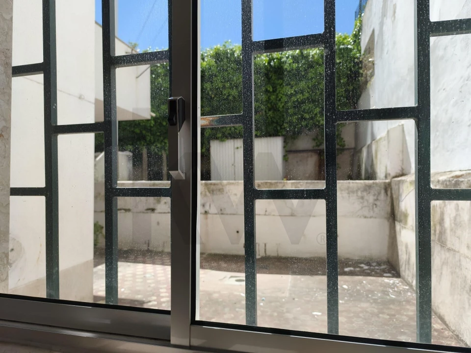 Armazém para Arrendamento em Campolide Foto 18