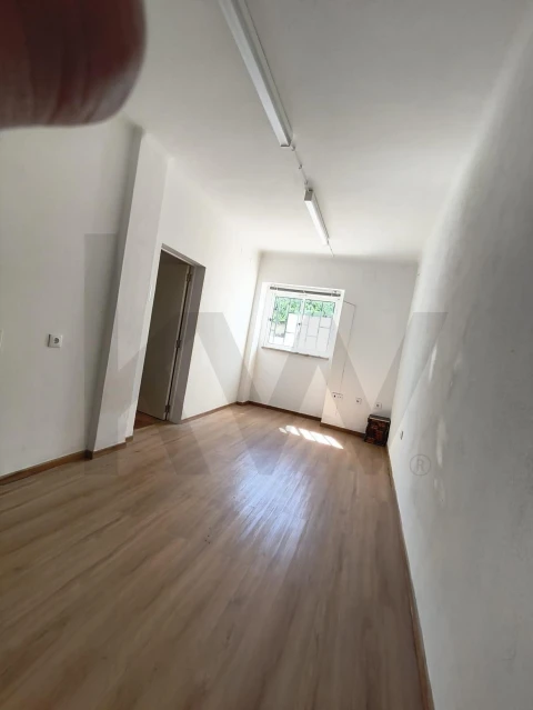 Armazém para Arrendamento em Campolide