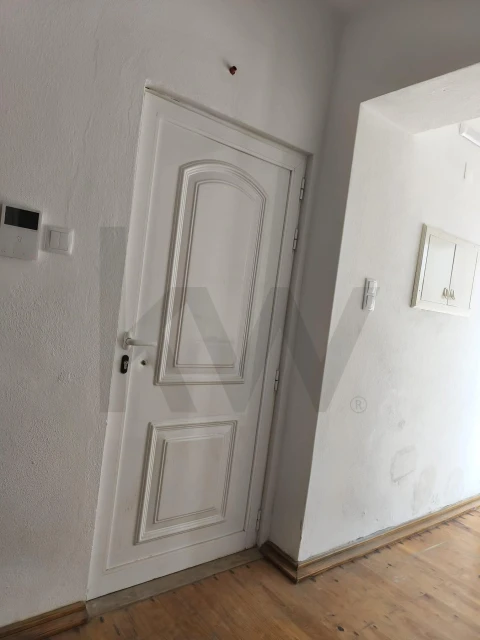 Armazém para Arrendamento em Campolide